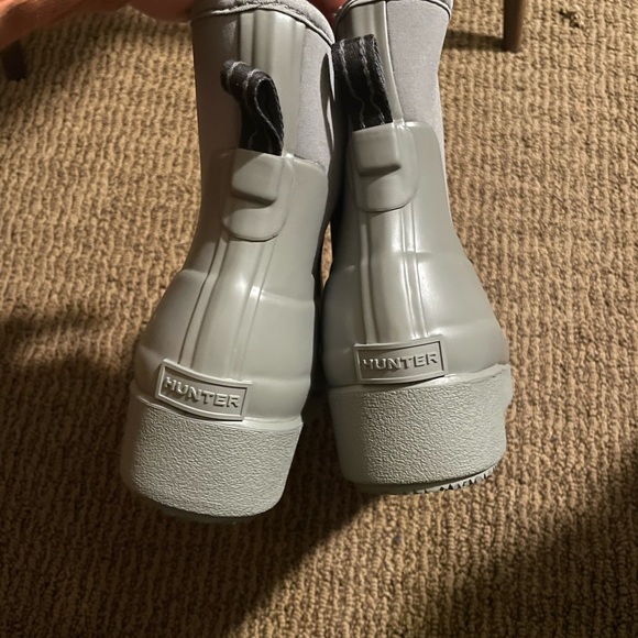 Women’s Refined Slim Fit Neoprene Creeper Chelsea Boots - Picture 3 of 4